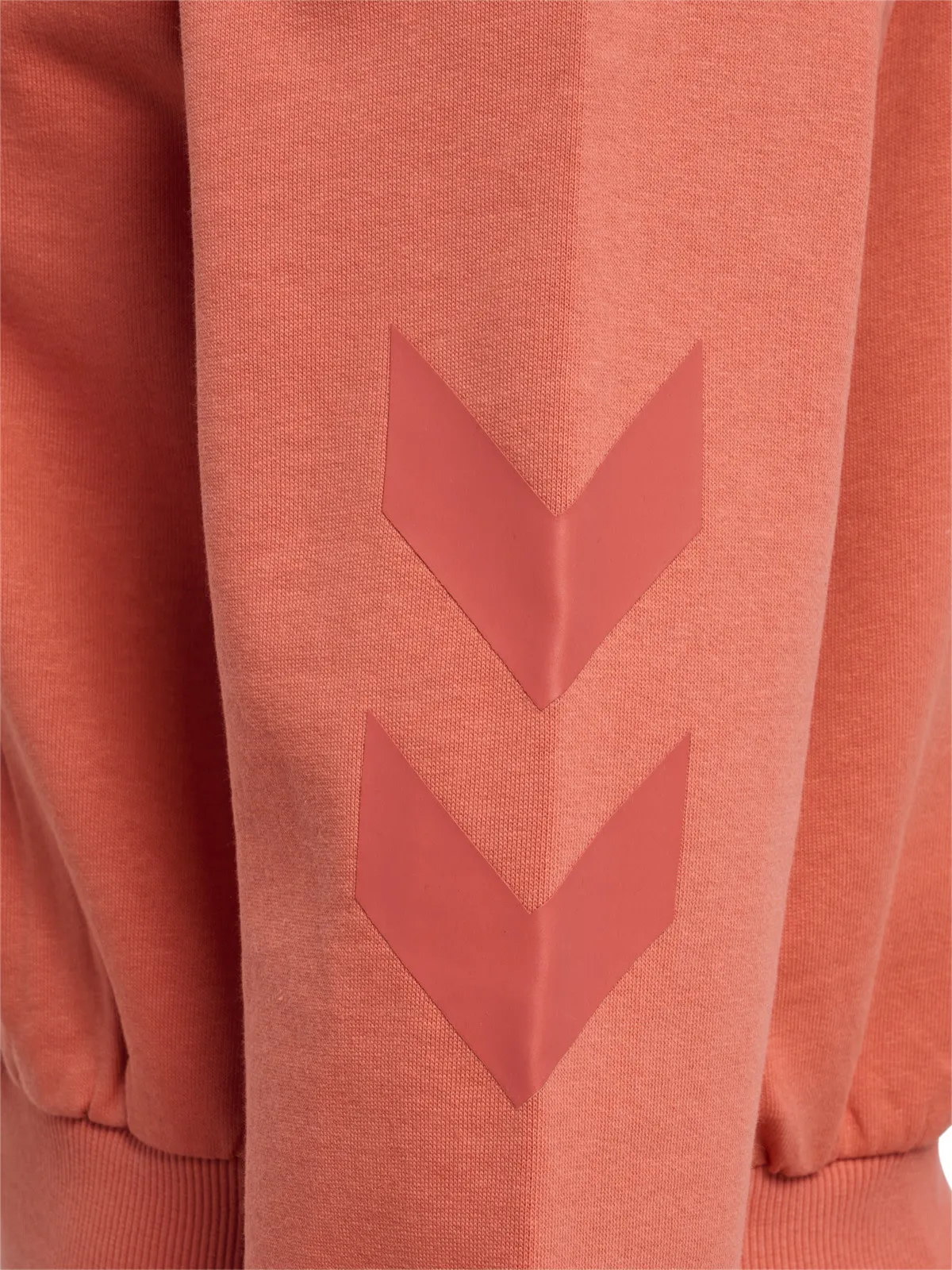 Hummel Women&#x27;s hmlLEGACY Sweatshirt Apricot Brandy | Buy Hummel Women&#x27;s hmlLEGACY Sweatshirt Apricot Brandy here | Outnorth